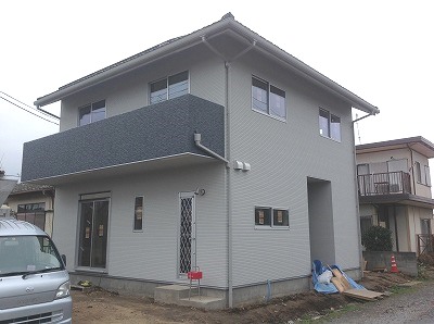 小屋裏利用のコンパクトな2世帯住宅